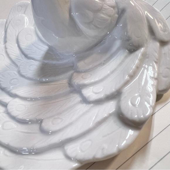 Vintage White Ceramic Peacock trinket dish accessories tray Signed imm - Picture 3 of 11